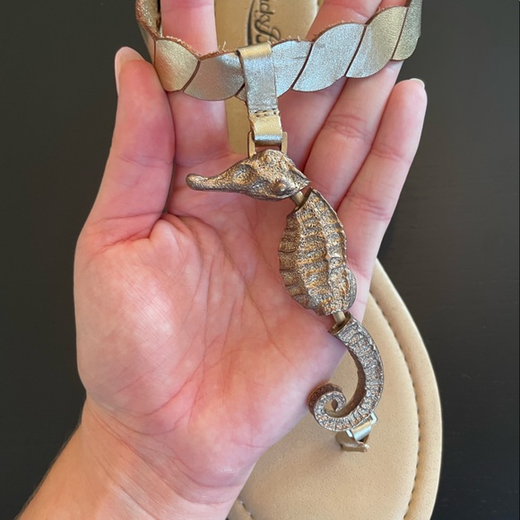 New Lucky Brand Seahorse Sandals - Picture 3 of 6
